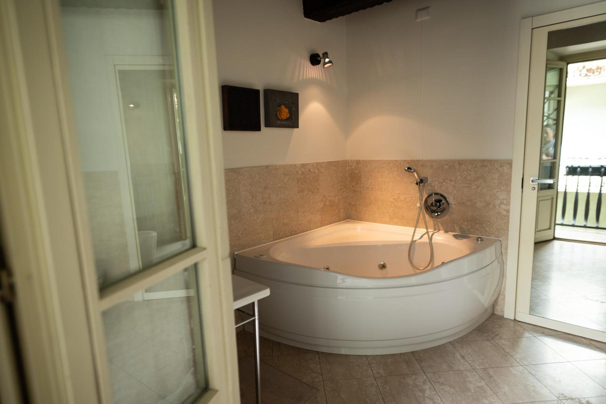 Suite N7 - Rifugio D'Epoca Con Posto Auto Brescia Exterior photo