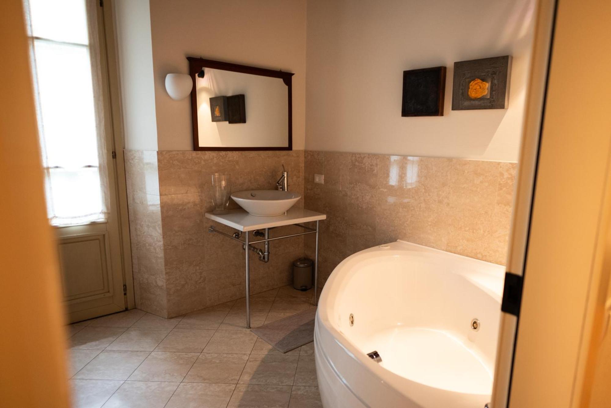 Suite N7 - Rifugio D'Epoca Con Posto Auto Brescia Exterior photo